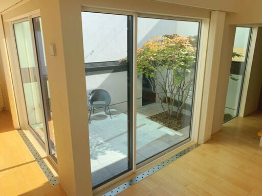 Fujinaoさん宅の中庭