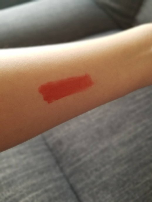 腕に473カラーをつけた様子