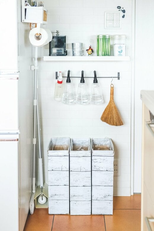 冷蔵庫横を掃除コーナーに