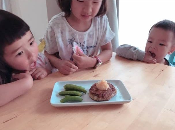 このサバ缶を使ってハンバーグにしてみました