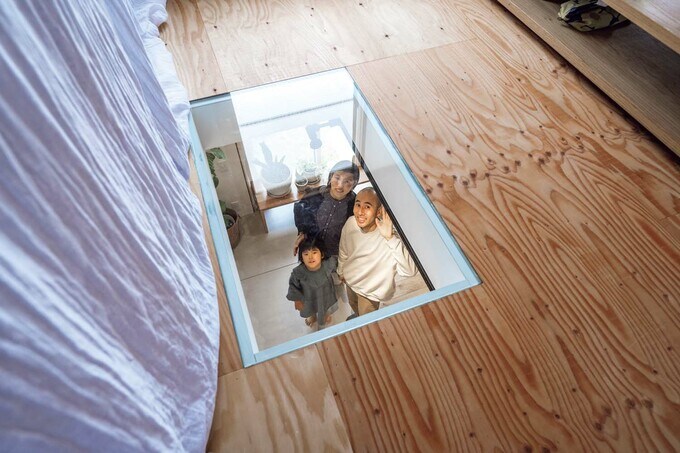 床の一部にガラスを用いている