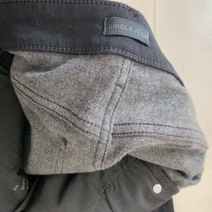 内側はグレーっぽい色