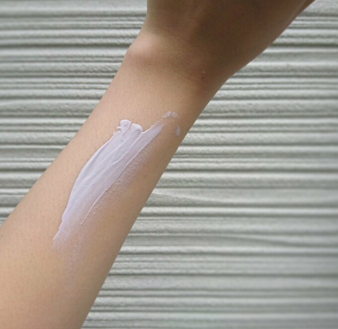 瞬間トーンアップ効果が搭載された日やけ止め