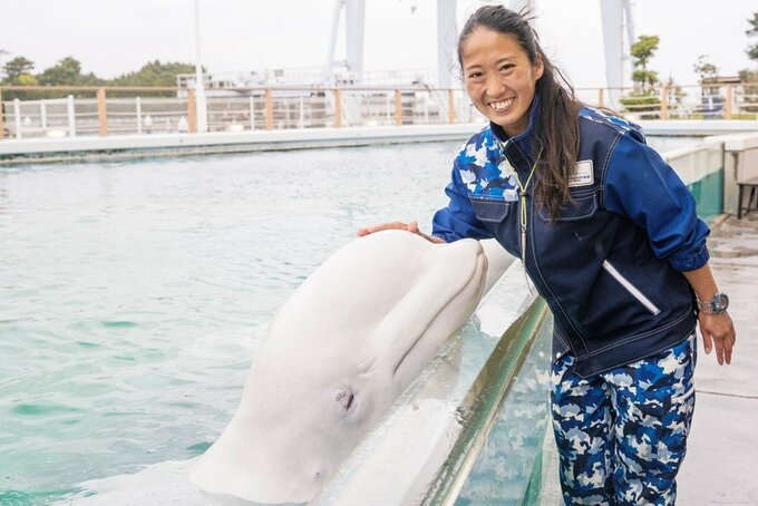 加登岡さんとシロイルカ