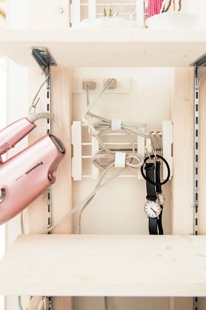 つっぱり棒壁面 時計ドライヤー