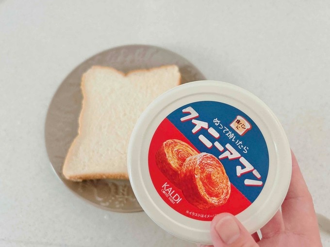 食パンとクイニーアマン