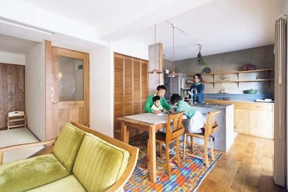 【マンションリノベ事例】クロゼットもパントリーも「ウォークスルー型」。これで毎日がスムーズに！