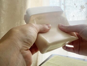 ダイソー・110円の「調味料ストッカー」に感動。”調味料がかたまる”お悩みを解決