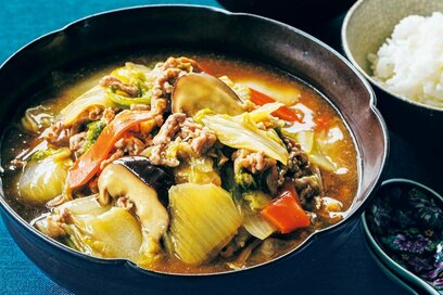 こっくり濃厚な「白菜と豚肉の中華風うま煮」。箸が止まらぬおいしさ