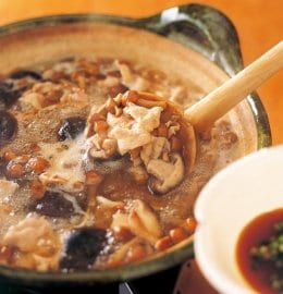 ＜豚キノコ鍋＞とろ～りナメコが新鮮なちり鍋