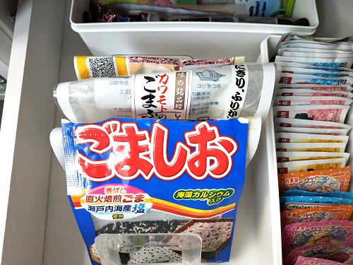 ふりかけをパッケージのまま収納