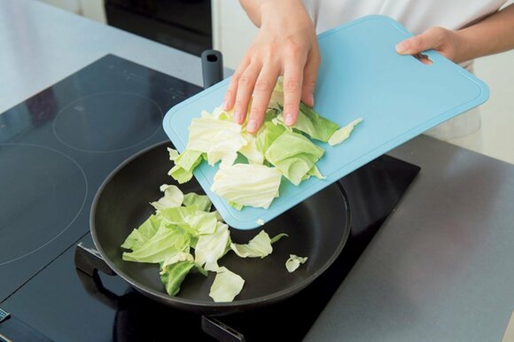 薄くて軽くて目盛りつき!まな板