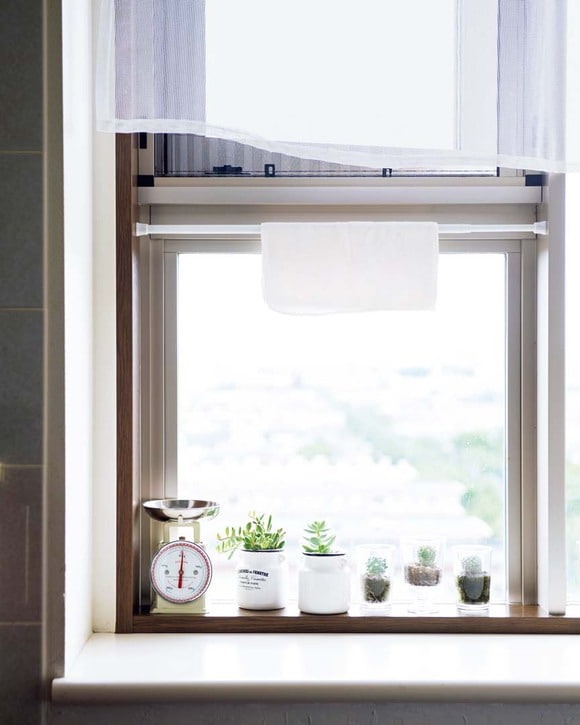 キッチンの日当たりのいい場所をふきん干しに