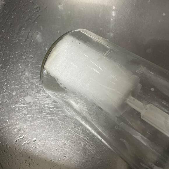 ガラスピッチャーにクリーナー