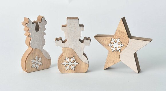 木製ナチュラルオーナメント3つ