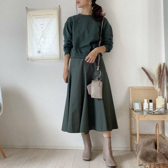 コットンツイルフレアスカートのコーデ