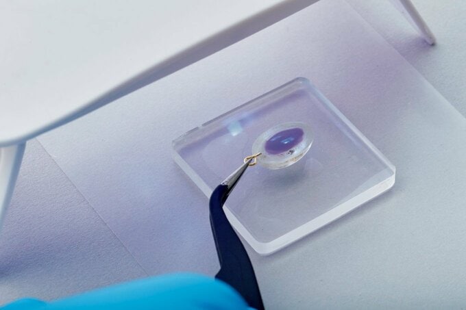 9ピンを取り付けてLEDライトを照射する