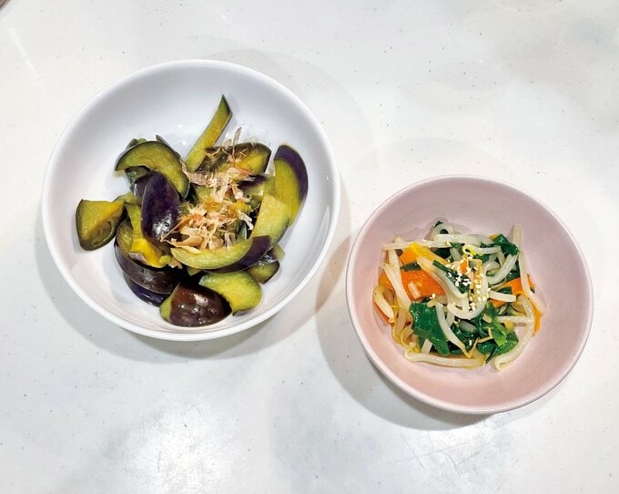 器に盛られたおかず2品