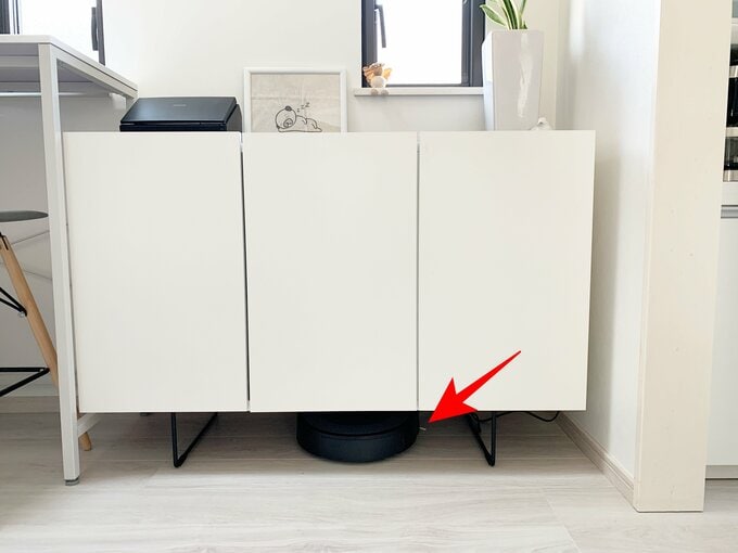 <画像>ルンバの家は棚の下に