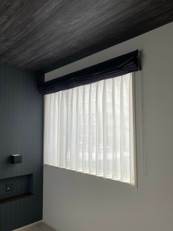 寝室のシェードカーテンを上げたところ