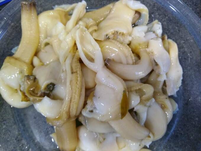 むき身にしたレザークラム