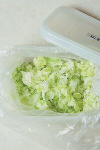 長ネギはみじん切りにすれば、冷凍しても食感が気にならない