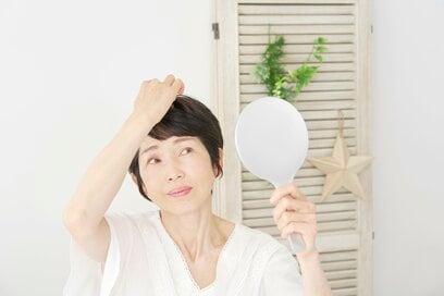 白髪にかける手間とお金は最小限に。「カラートリートメント」を使いこなす3つのポイント