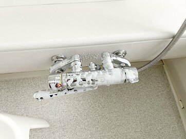 50代からの掃除は、スプレー洗剤でほったらかし！体の負担をラクにする工夫