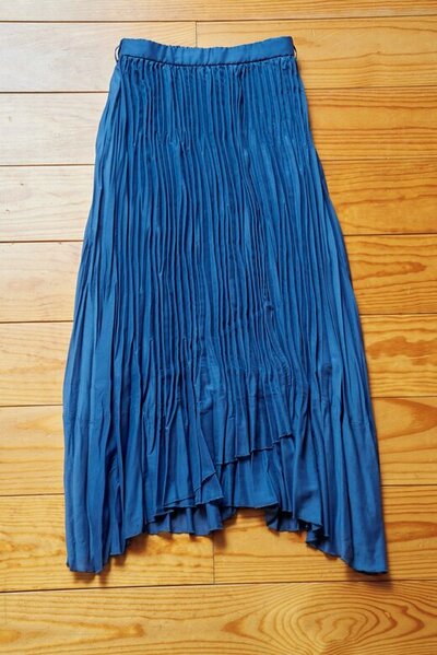 プリーツスカート