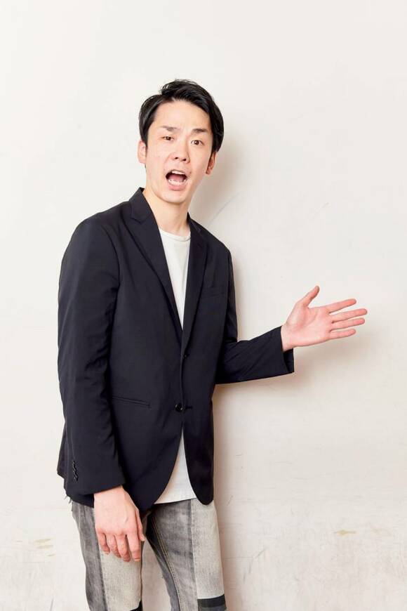 ツッコミを入れる濱家さん