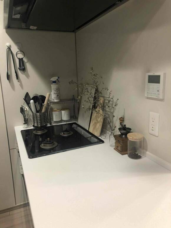 作業台にものを置かずすっきりしている