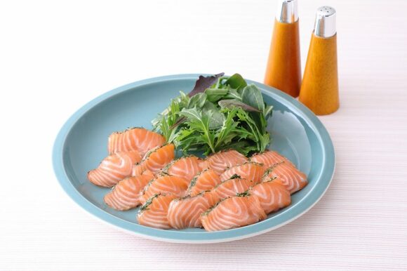 ノルウェーサーモンのハーブマリネ