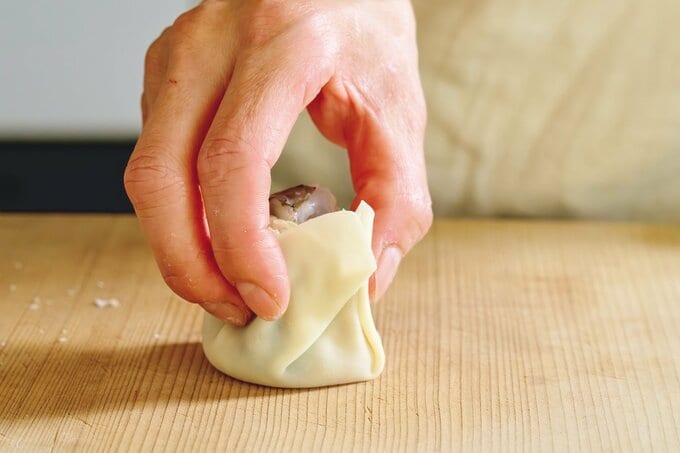 シューマイの形を整える