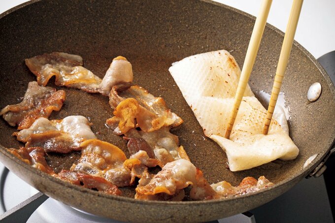 脂をペーパータオルでとる