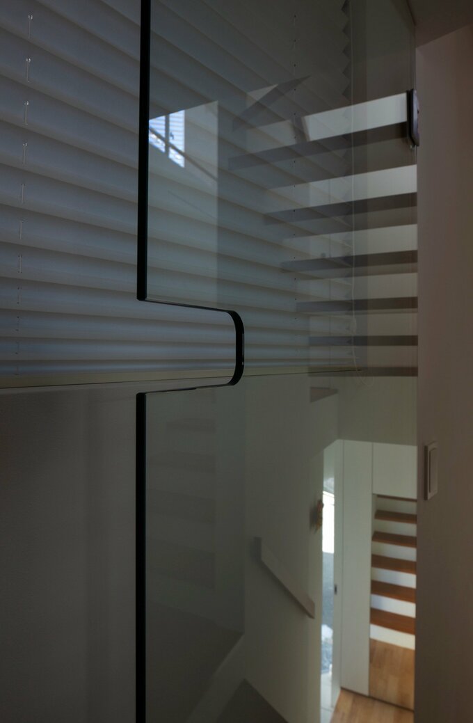 ガラスの寝室扉