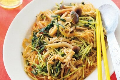 乾燥春雨もそのままイン！せいろで蒸すだけで満足感がアップする「ピリ辛春雨」レシピ