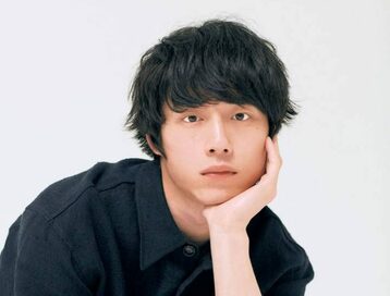 坂口健太郎さんが語る“父・吉田鋼太郎さん”の印象