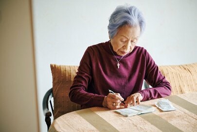 90歳、月10万円でひとり暮らしを謳歌中。毎月1万円かけて買っているものとは？【2月人気記事】