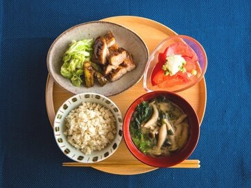 カリフラワーライスをご飯の代わりに!?年末年始の体重増にサヨウナラ