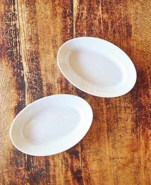 2枚の楕円形のお皿