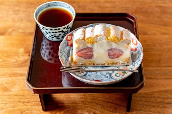 洋菓子を和食器に合わせる別パターン