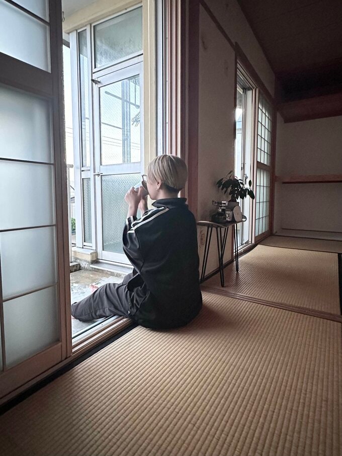 団地でコーヒーを飲む