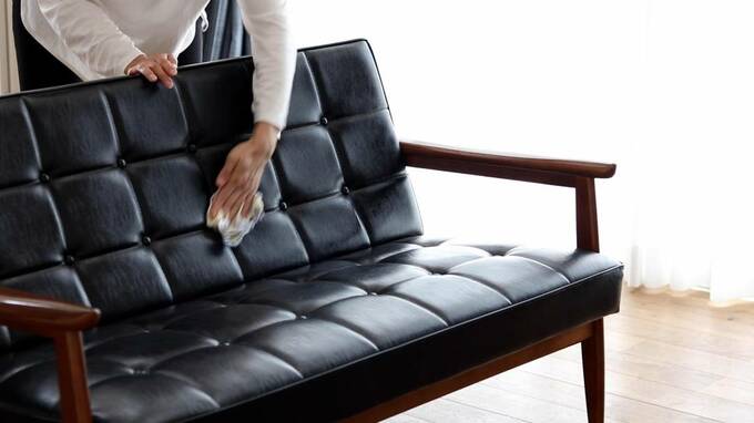 ソファのふき掃除