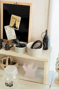 インテリアになじむココットにヘアアクセを