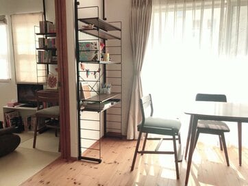 ニトリのワイヤーシェルフでリビング学習。あえて机じゃない理由は？