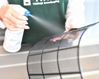 エアコンのお手入れ＆カビ予防が、アルコールスプレーで簡単に！