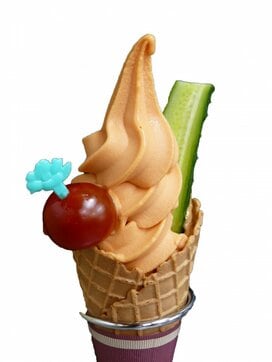 6月28日は「パフェの日」！ キュウリにトマト!?　高速道路のPAで変わりダネを発見！