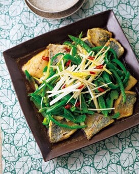 ピーマンとアジの南蛮漬け。だしのうま味で調味料も最小限