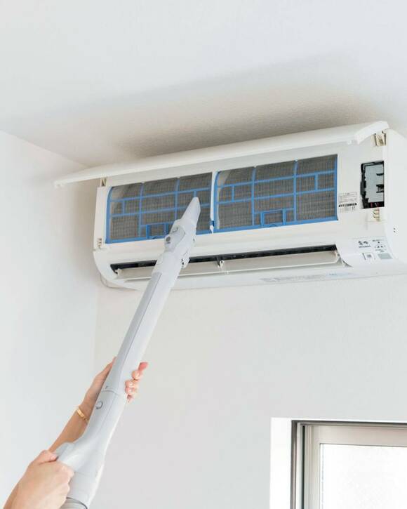 エアコンに掃除機