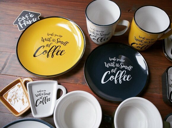 マスタードイエロー